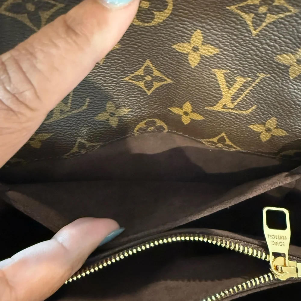 Louis Vuitton Pochette Métis East West in Monogram - Picture 13 of 13